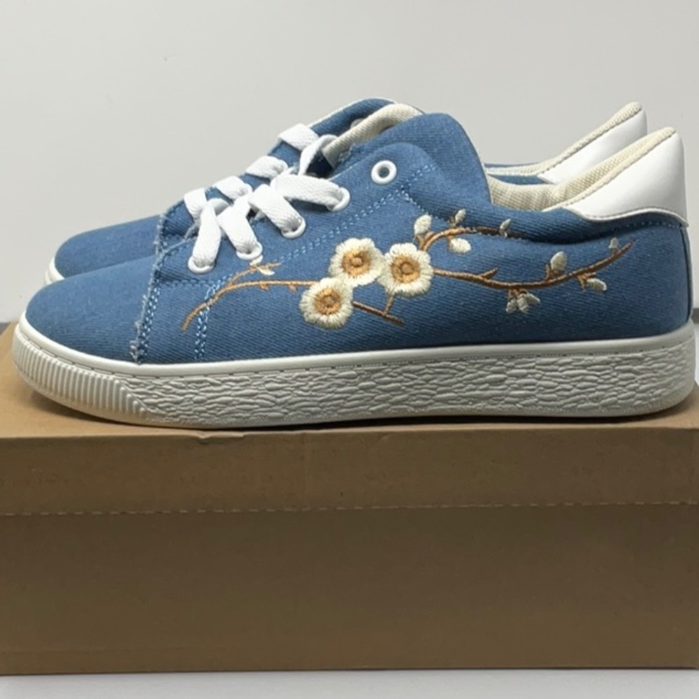 NIB women’s Via Pinky Collection denim embroidered sneakers, size 9
